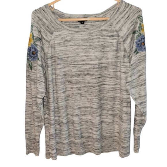Torrid size 0 knit long sleeved floral embroidered top - Picture 1 of 8
